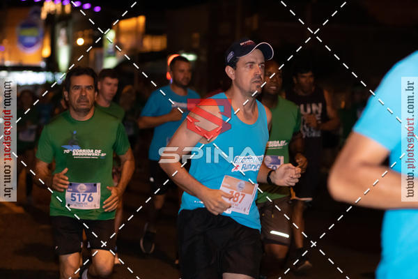 Buy your photos of the event70 CORRIDA DE BRODOWSKI on Fotop