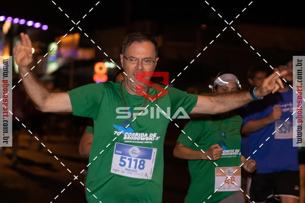 Buy your photos of the event70 CORRIDA DE BRODOWSKI on Fotop