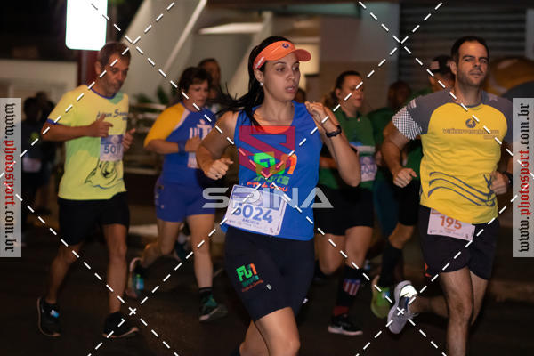 Buy your photos of the event70 CORRIDA DE BRODOWSKI on Fotop