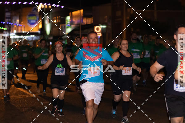 Buy your photos of the event70 CORRIDA DE BRODOWSKI on Fotop