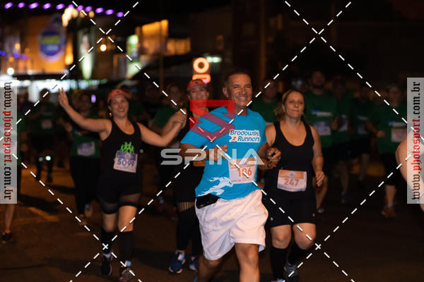 Buy your photos of the event70 CORRIDA DE BRODOWSKI on Fotop