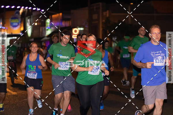 Buy your photos of the event70 CORRIDA DE BRODOWSKI on Fotop