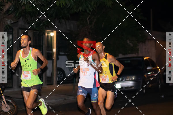 Buy your photos of the event70 CORRIDA DE BRODOWSKI on Fotop