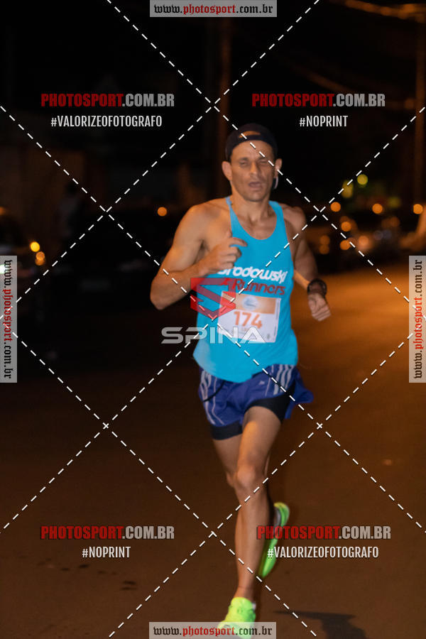 Buy your photos of the event70 CORRIDA DE BRODOWSKI on Fotop