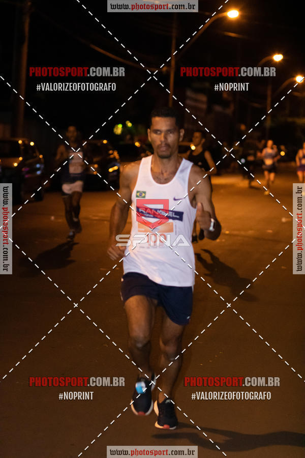 Buy your photos of the event70 CORRIDA DE BRODOWSKI on Fotop