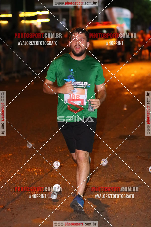 Buy your photos of the event70 CORRIDA DE BRODOWSKI on Fotop