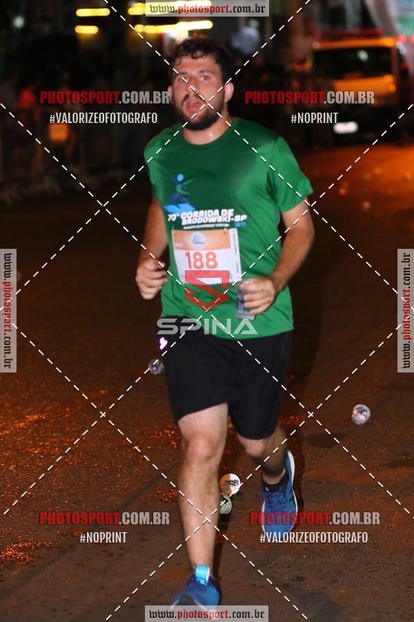 Buy your photos of the event70 CORRIDA DE BRODOWSKI on Fotop