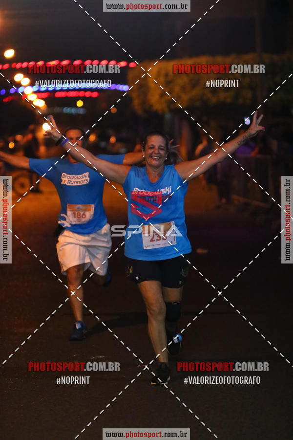 Buy your photos of the event70 CORRIDA DE BRODOWSKI on Fotop