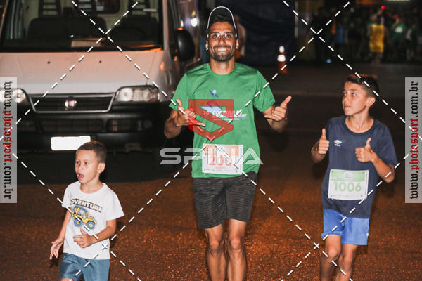 Buy your photos of the event70 CORRIDA DE BRODOWSKI on Fotop