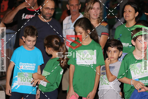 Buy your photos of the event70 CORRIDA DE BRODOWSKI on Fotop