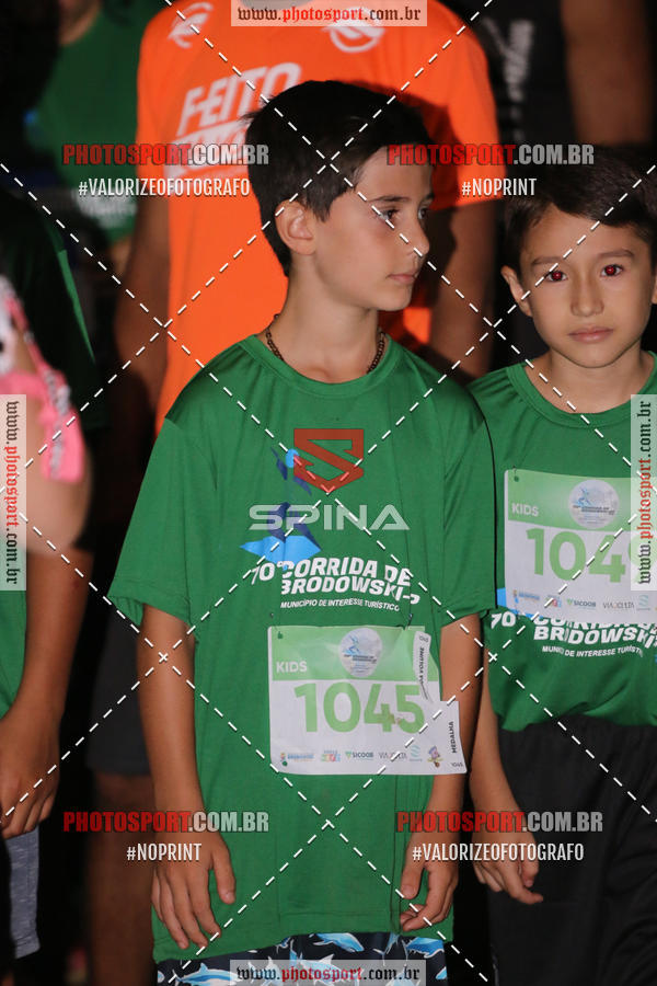 Buy your photos of the event70 CORRIDA DE BRODOWSKI on Fotop
