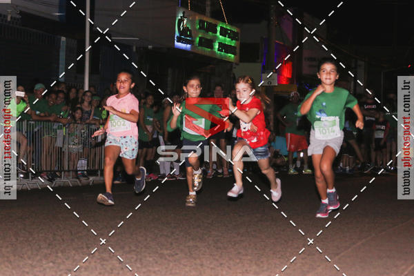 Buy your photos of the event70 CORRIDA DE BRODOWSKI on Fotop