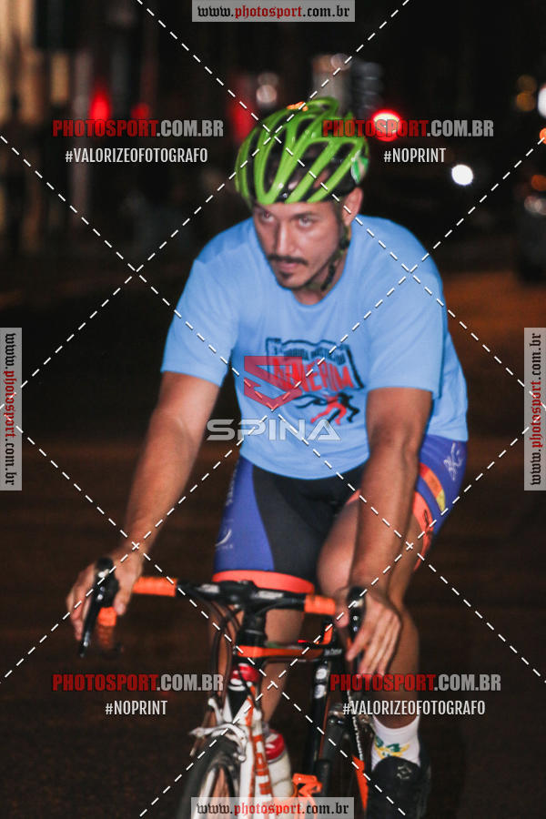 Buy your photos of the event70 CORRIDA DE BRODOWSKI on Fotop