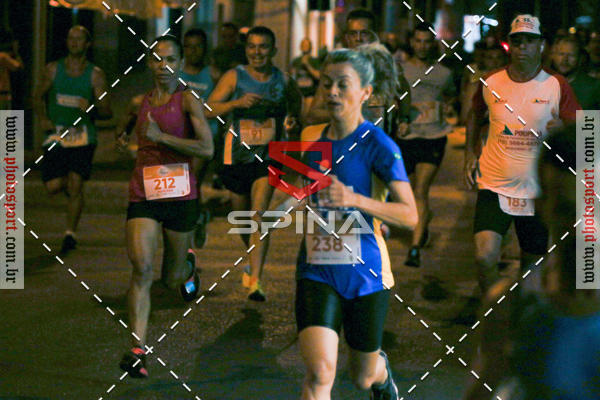 Buy your photos of the event70 CORRIDA DE BRODOWSKI on Fotop