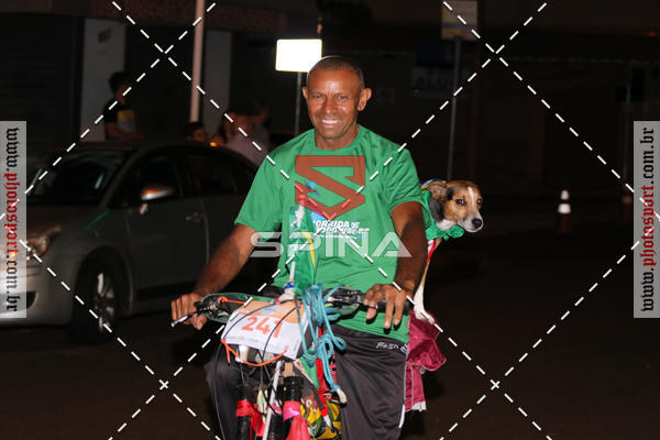 Buy your photos of the event70 CORRIDA DE BRODOWSKI on Fotop