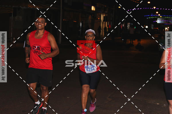 Buy your photos of the event70 CORRIDA DE BRODOWSKI on Fotop