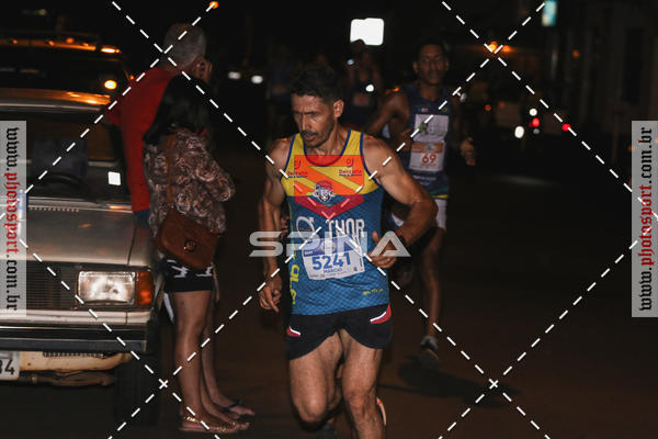 Buy your photos of the event70 CORRIDA DE BRODOWSKI on Fotop