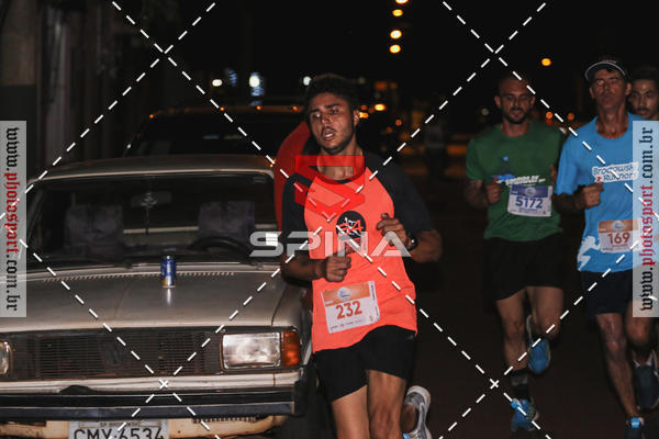 Buy your photos of the event70 CORRIDA DE BRODOWSKI on Fotop