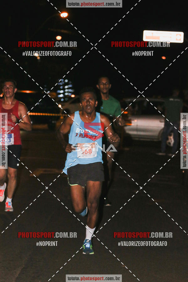 Buy your photos of the event70 CORRIDA DE BRODOWSKI on Fotop