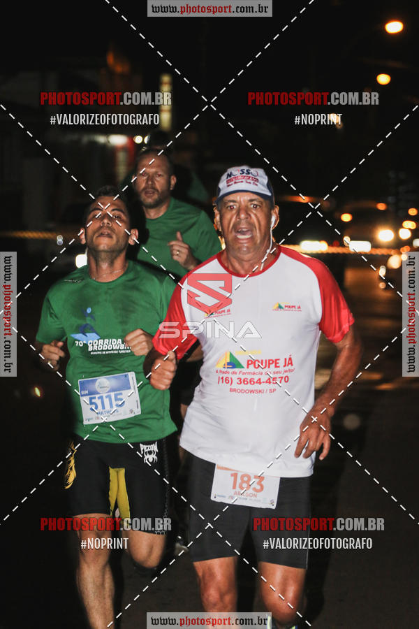 Buy your photos of the event70 CORRIDA DE BRODOWSKI on Fotop