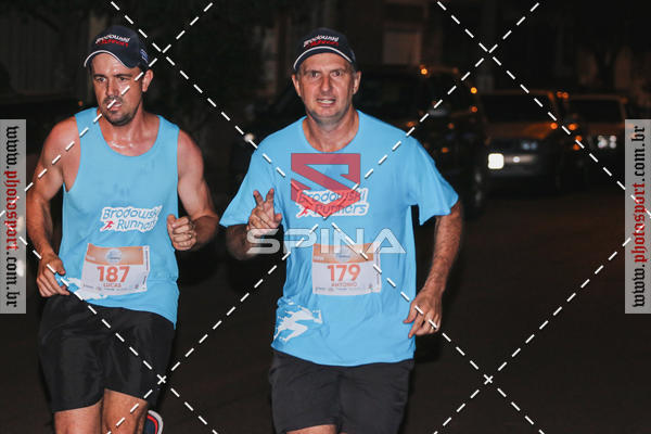 Buy your photos of the event70 CORRIDA DE BRODOWSKI on Fotop