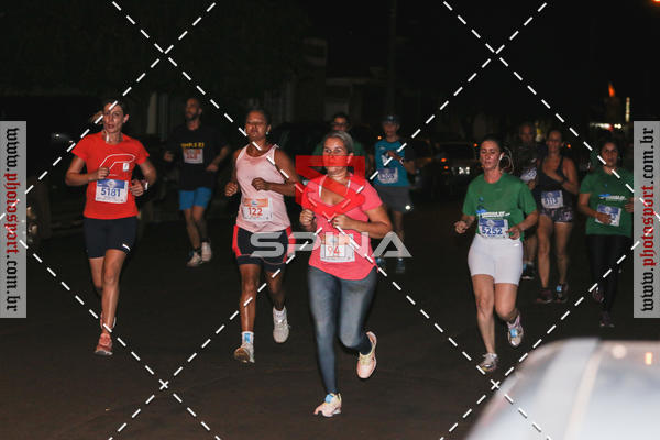 Buy your photos of the event70 CORRIDA DE BRODOWSKI on Fotop