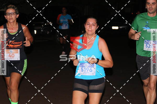 Buy your photos of the event70 CORRIDA DE BRODOWSKI on Fotop