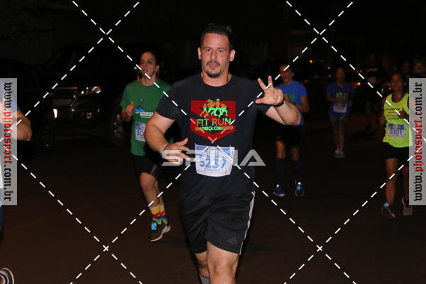 Buy your photos of the event70 CORRIDA DE BRODOWSKI on Fotop