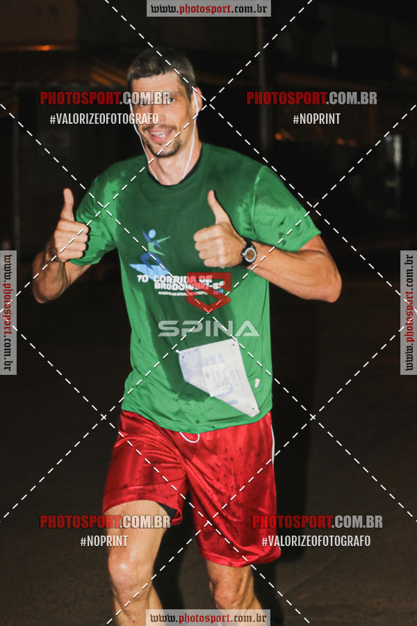 Buy your photos of the event70 CORRIDA DE BRODOWSKI on Fotop