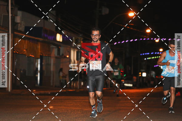 Buy your photos of the event70 CORRIDA DE BRODOWSKI on Fotop