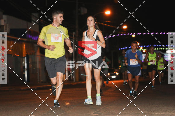 Buy your photos of the event70 CORRIDA DE BRODOWSKI on Fotop