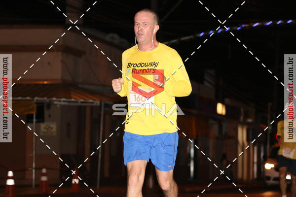 Buy your photos of the event70 CORRIDA DE BRODOWSKI on Fotop