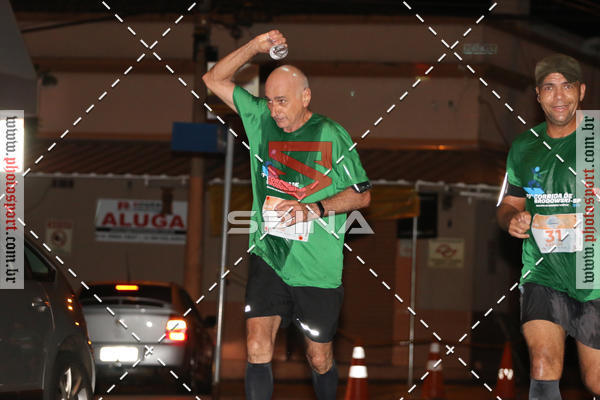 Buy your photos of the event70 CORRIDA DE BRODOWSKI on Fotop