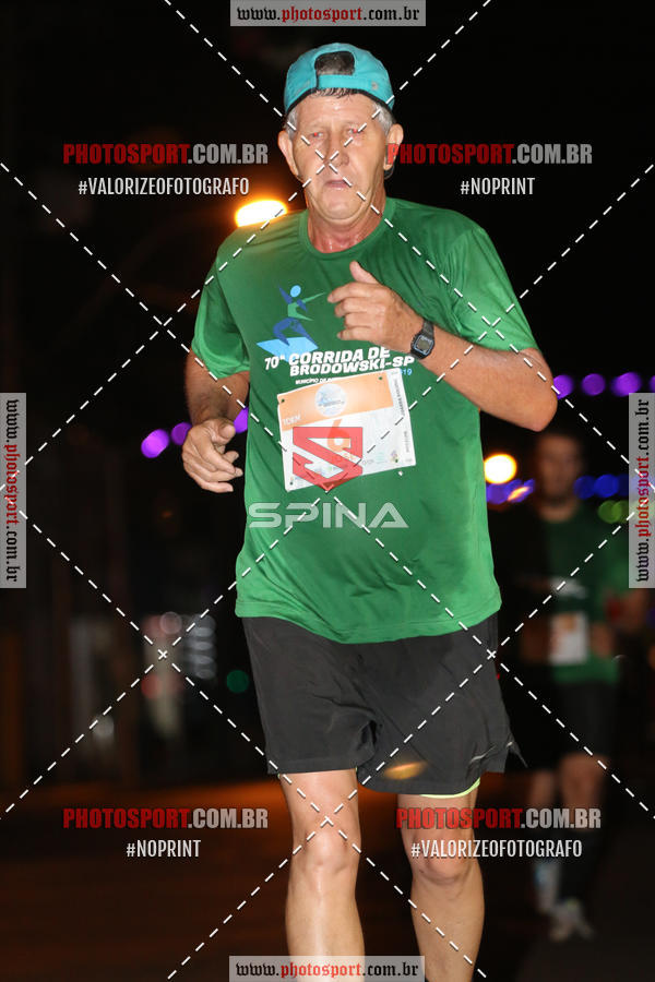 Buy your photos of the event70 CORRIDA DE BRODOWSKI on Fotop