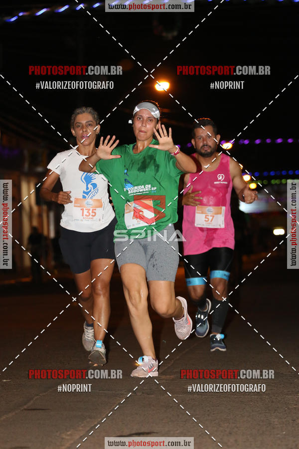 Buy your photos of the event70 CORRIDA DE BRODOWSKI on Fotop