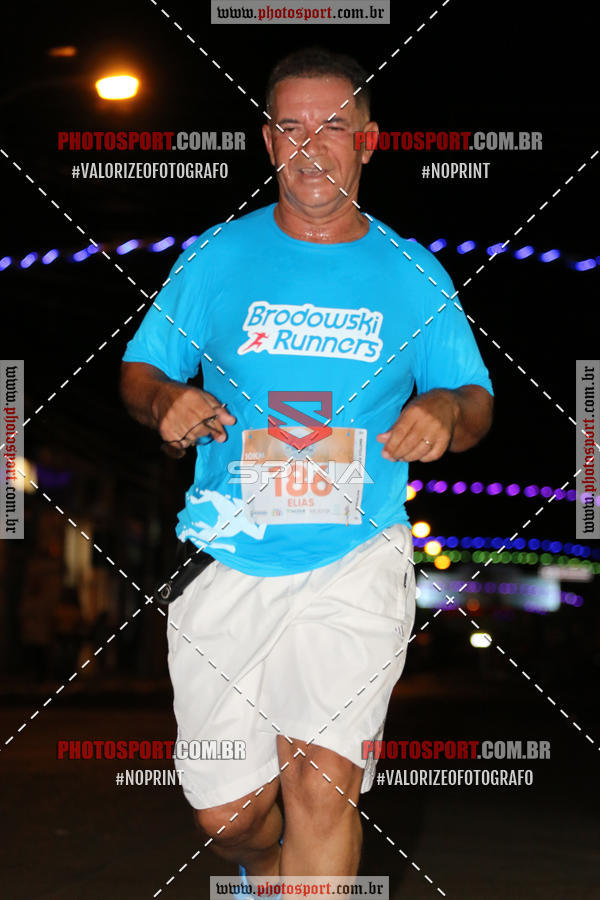 Buy your photos of the event70 CORRIDA DE BRODOWSKI on Fotop