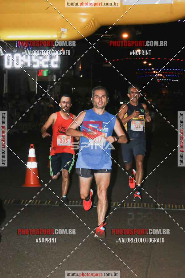 Buy your photos of the event70 CORRIDA DE BRODOWSKI on Fotop