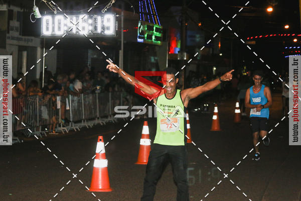 Buy your photos of the event70 CORRIDA DE BRODOWSKI on Fotop