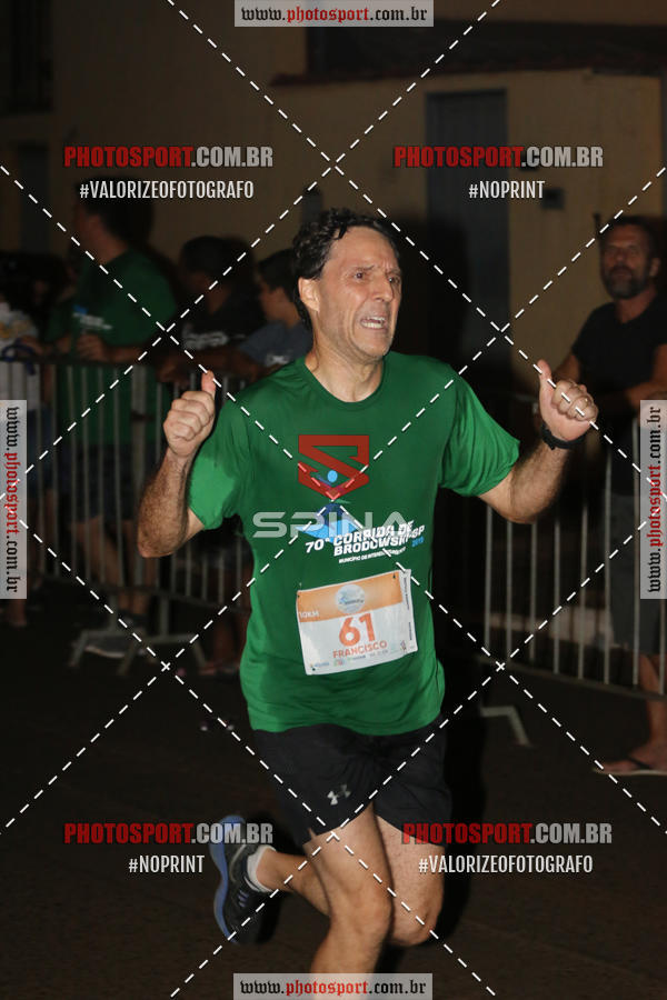 Buy your photos of the event70 CORRIDA DE BRODOWSKI on Fotop