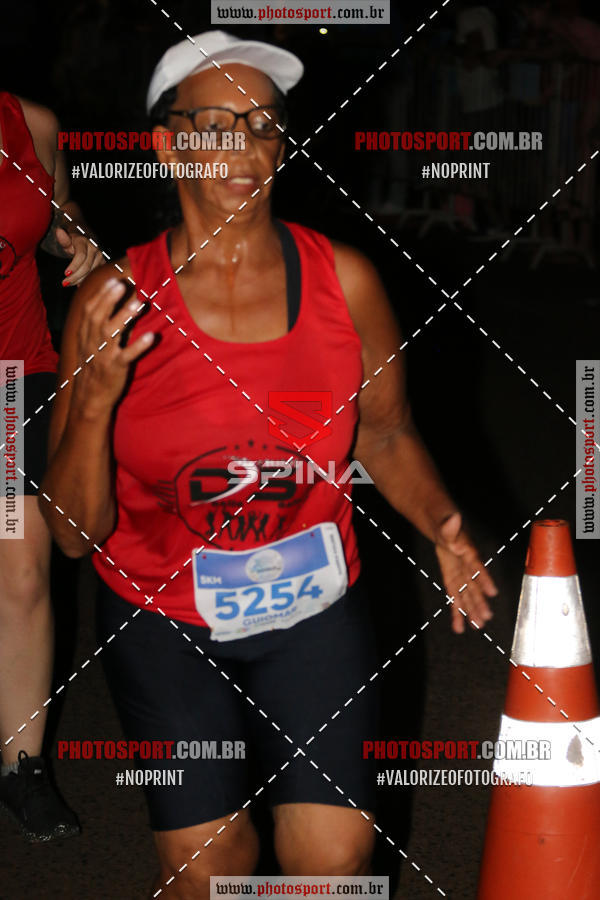 Buy your photos of the event70 CORRIDA DE BRODOWSKI on Fotop