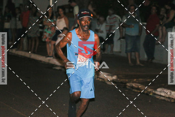 Buy your photos of the event70 CORRIDA DE BRODOWSKI on Fotop