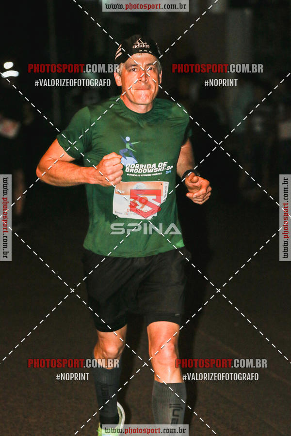 Buy your photos of the event70 CORRIDA DE BRODOWSKI on Fotop