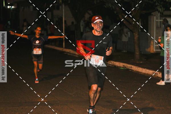 Buy your photos of the event70 CORRIDA DE BRODOWSKI on Fotop