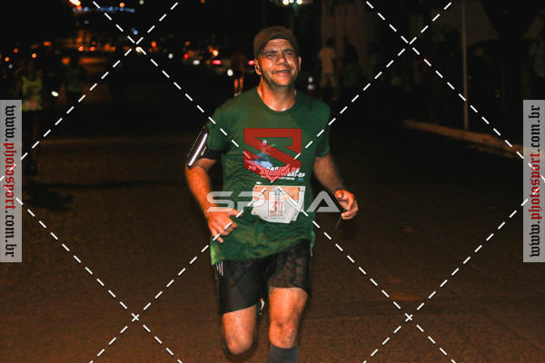 Buy your photos of the event70 CORRIDA DE BRODOWSKI on Fotop