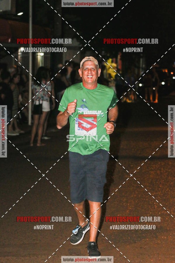 Buy your photos of the event70 CORRIDA DE BRODOWSKI on Fotop
