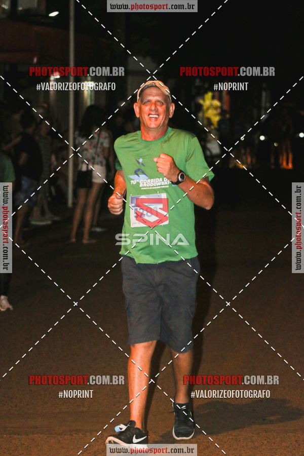 Buy your photos of the event70 CORRIDA DE BRODOWSKI on Fotop