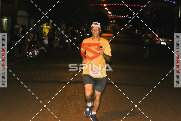 Buy your photos of the event70 CORRIDA DE BRODOWSKI on Fotop