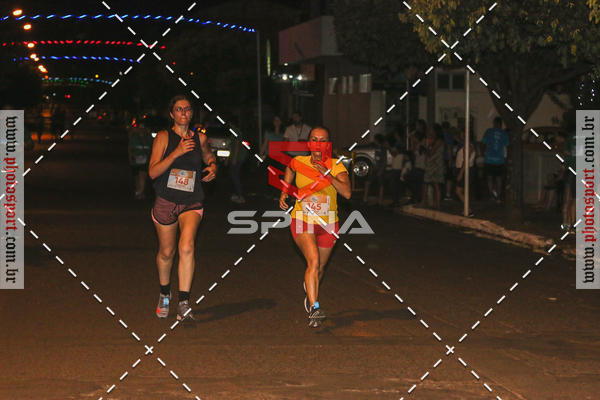 Buy your photos of the event70 CORRIDA DE BRODOWSKI on Fotop