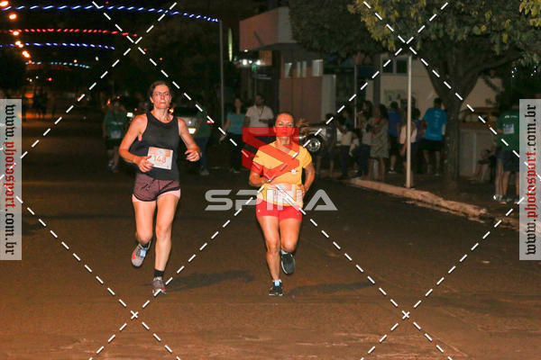 Buy your photos of the event70 CORRIDA DE BRODOWSKI on Fotop