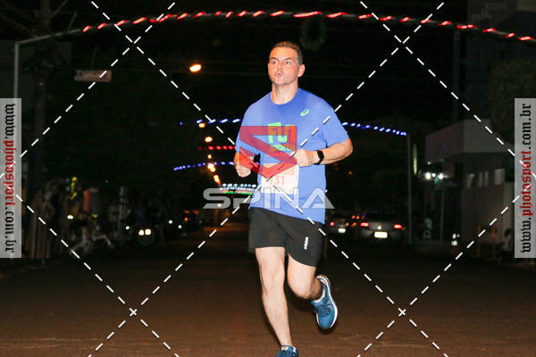 Buy your photos of the event70 CORRIDA DE BRODOWSKI on Fotop